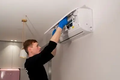 La función sleep en los aires acondicionados ofrece una variedad de ventajas significativas, mejorando la experiencia de uso tanto en términos de confort como de eficiencia energética. Al incorporar este modo, se pueden obtener diversos beneficios que impactan en el descanso y el ahorro.